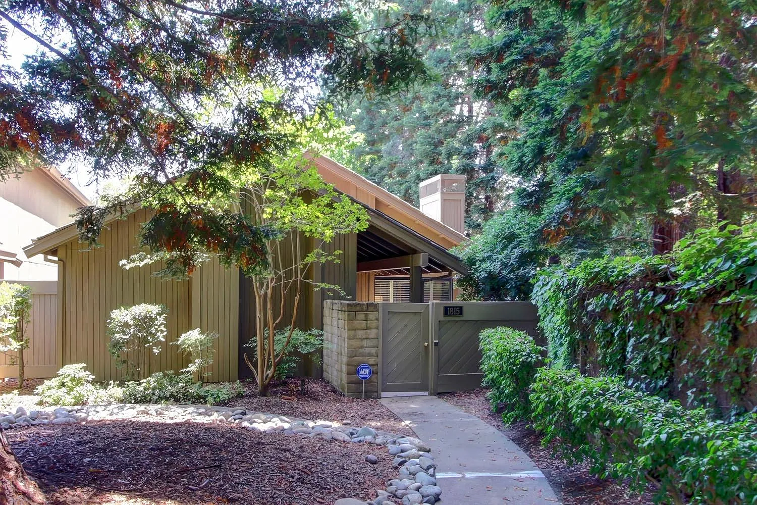 1815 Discovery Village Ln photo 1