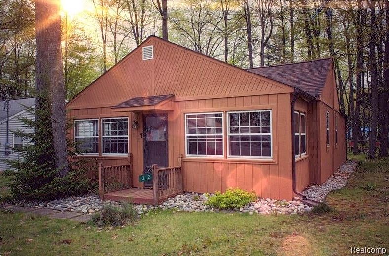 1st image of 312 Stratford Dr