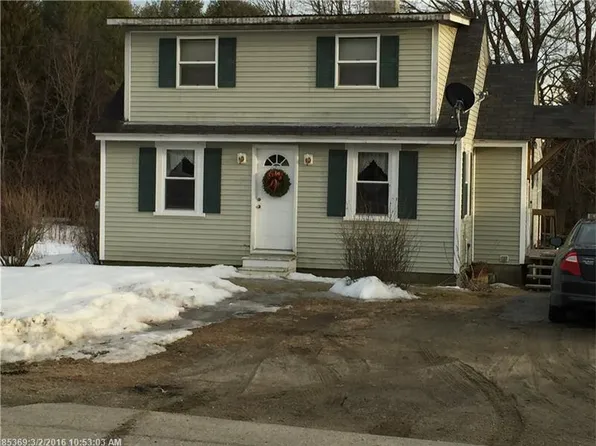 205 Maple Ave, Farmington, ME 04938