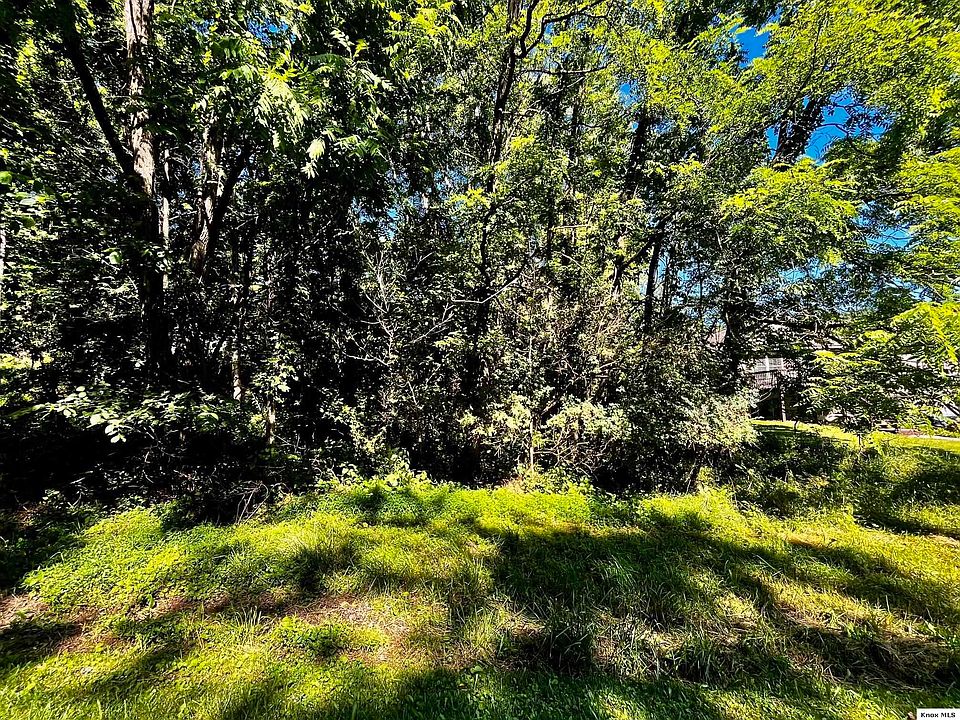 1st image of 732 Grand View Dr #136