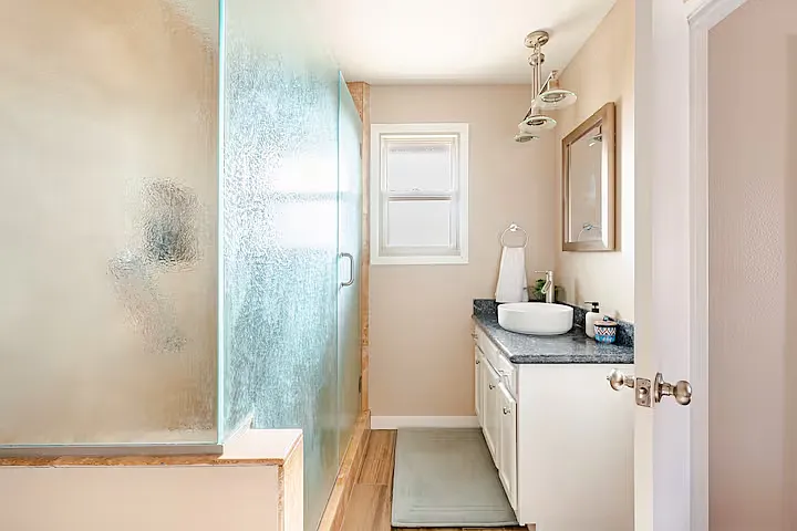 1104 E Campus Dr — Photo 22