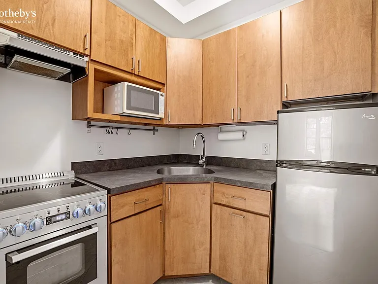 322 W 89th St #3W — Photo 5