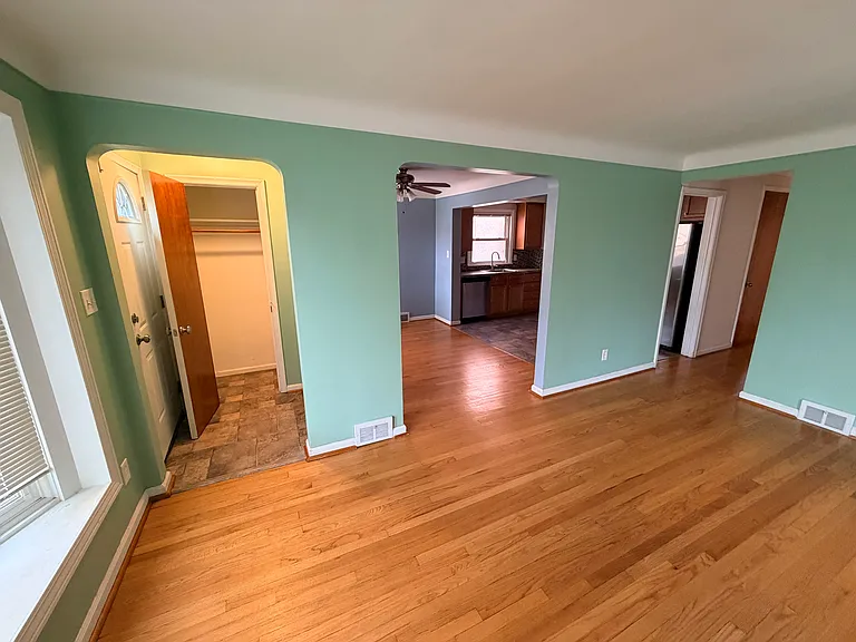 15549 Angelique Ave — Photo 6