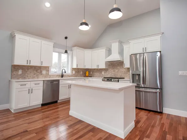 2 Edgemont Street, Derry, NH 03038