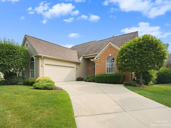 4805 Doral Dr, Ann Arbor, MI 48108