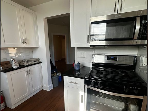 2nd image of 1151 W Lunt Ave #3