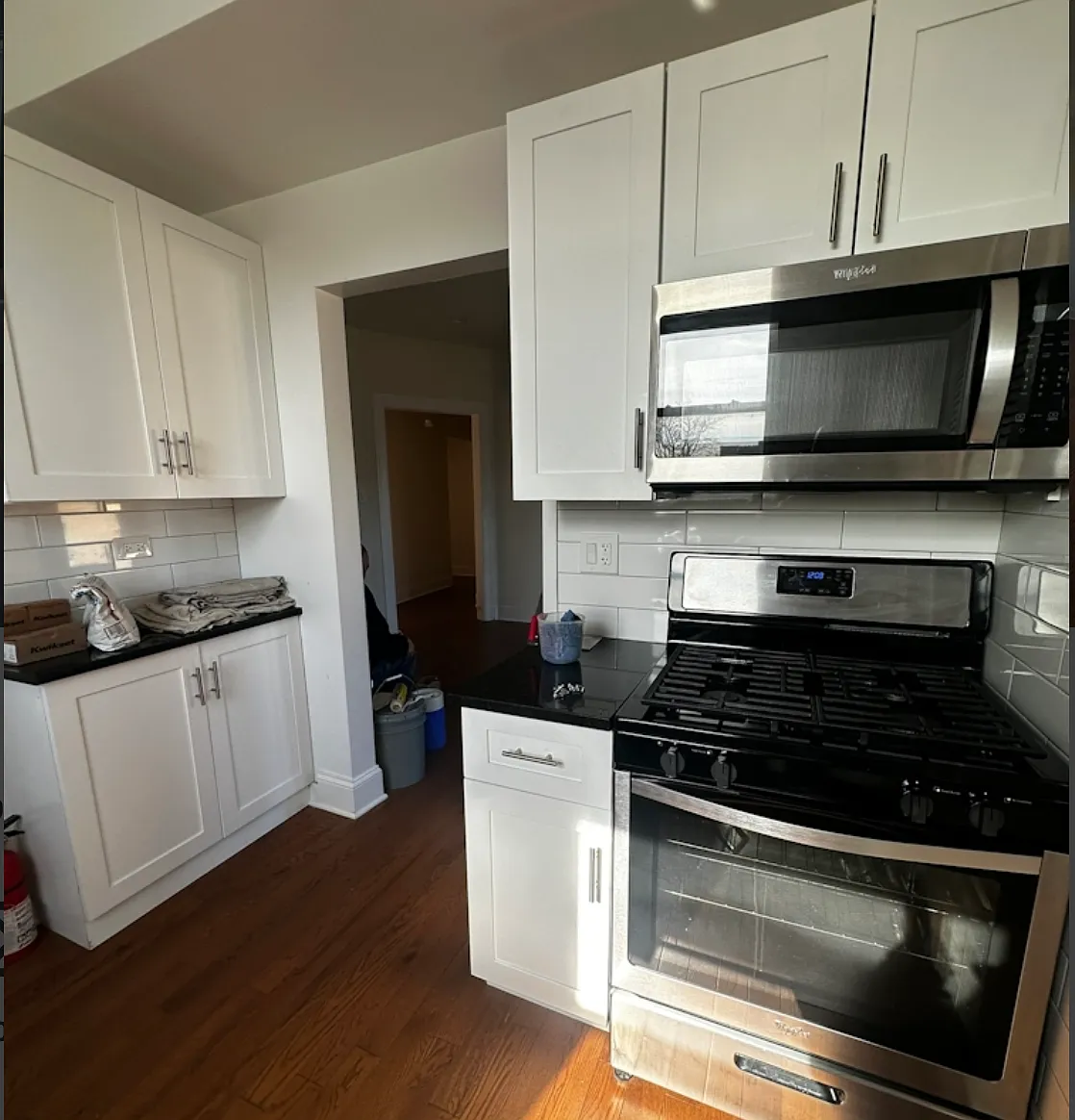 Building Photo - 1151 W Lunt Ave #3