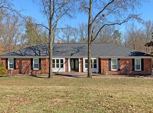 12319 Ballas Woods Ct, Saint Louis, MO 63131