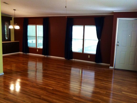 3rd image of 10019 Oak Forest Dr