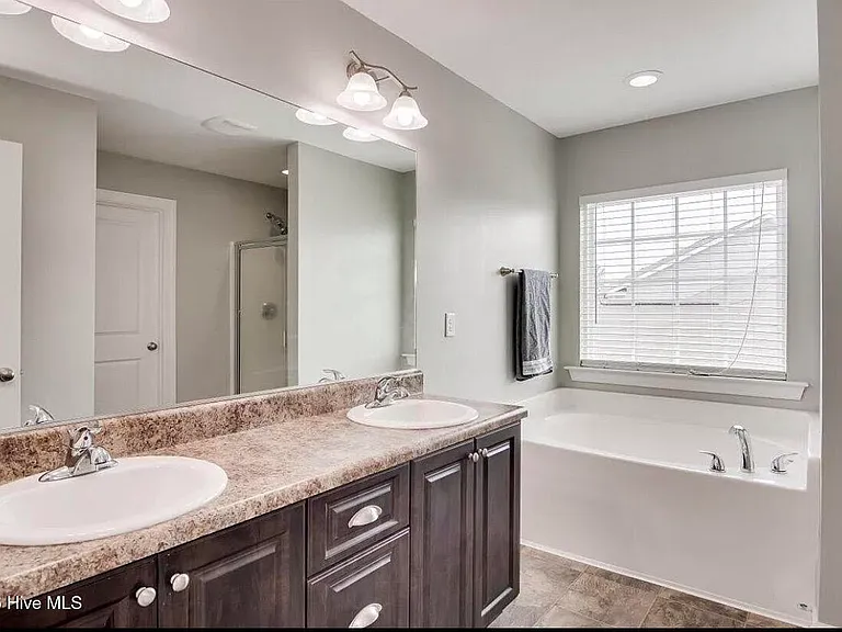 470 Brantley Cove Cir — Photo 15