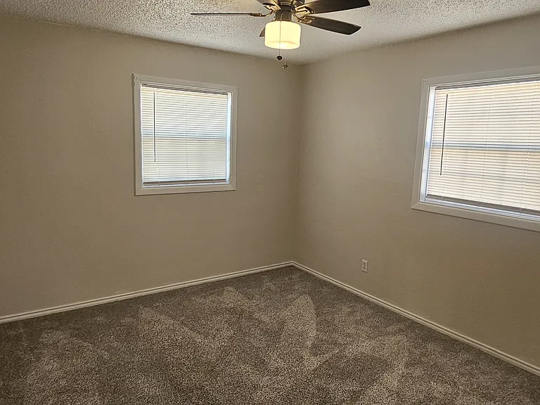 1006 S Plains Park Dr — Photo 12