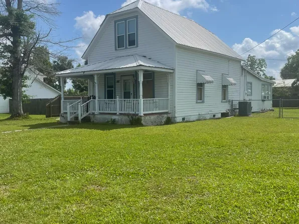 413 Michigan Ave, Lynn Haven, FL 32444