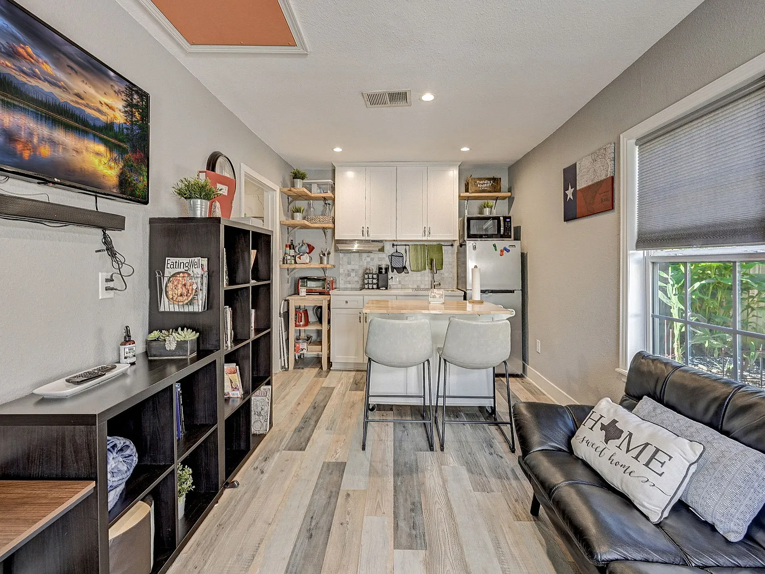 1 bed, 380 sqft, $1,600 — Photo 4