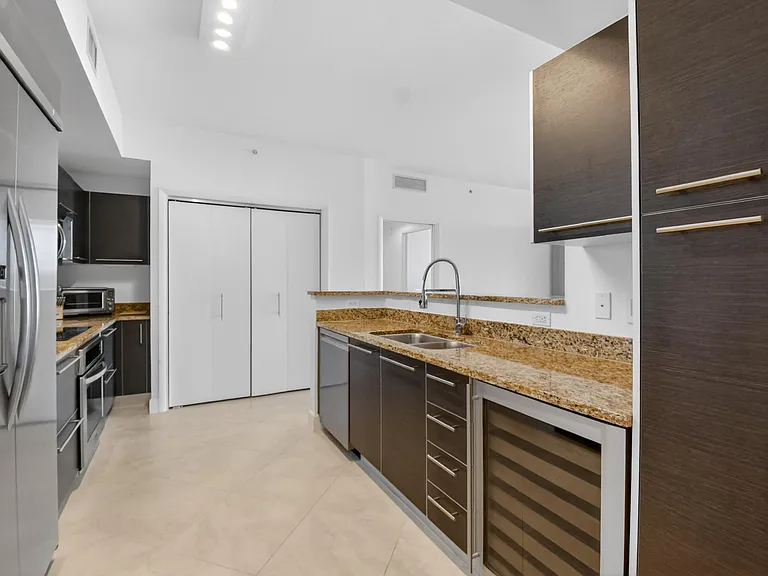 550 Okeechobee Blvd #423 — Photo 14