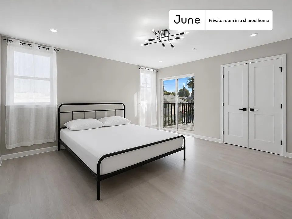 327 N Chicago #D