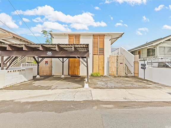 2nd image of 910 Factory St