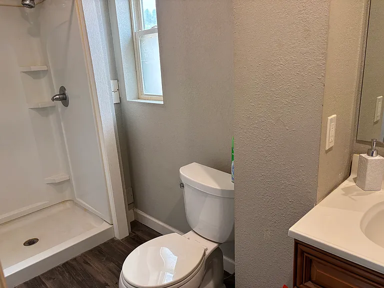 1215 Rhomberg Ave — Photo 6