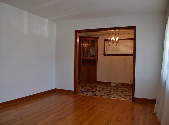 4th image of 126 Cheryl Dr