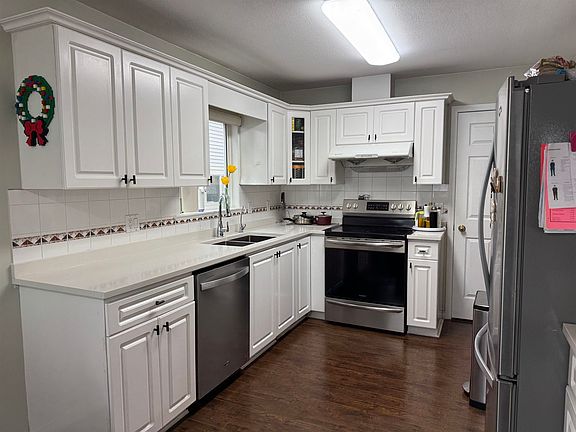 4th image of 5142 Manor St