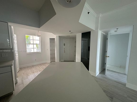 3rd image of 3245 NE 184th St APT 13304
