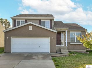 19633 U St, Omaha, NE 68135