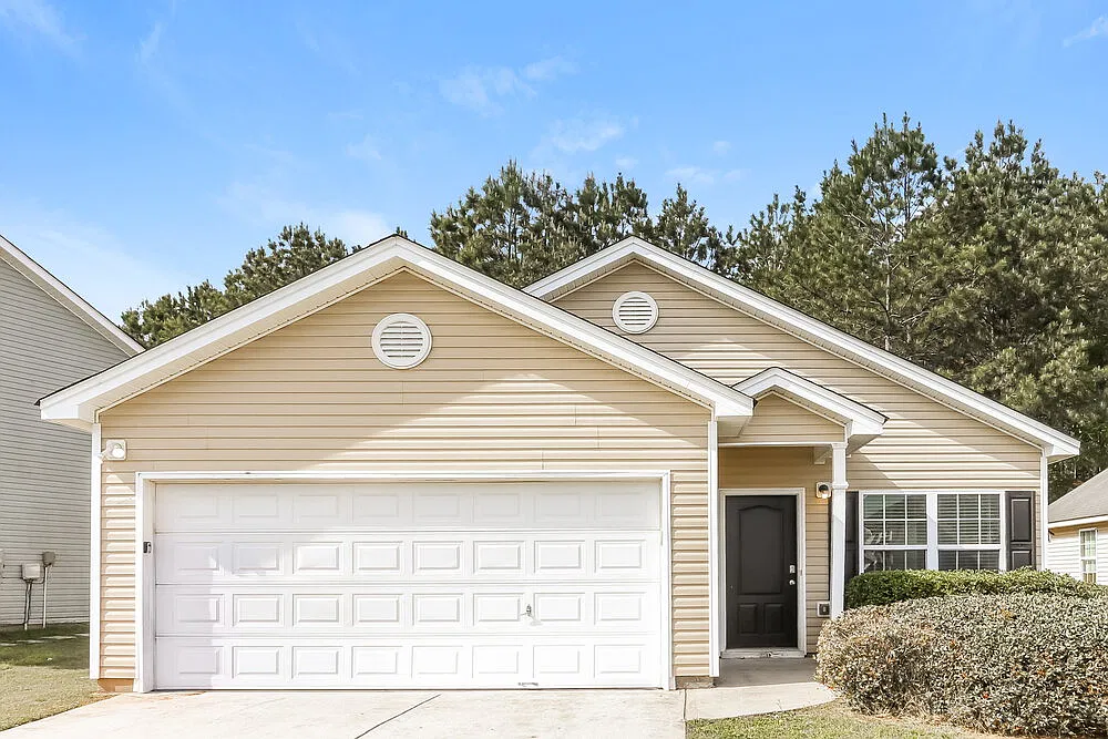 3 bed, 2.0 bath, 1283 sqft, $2,260 — Photo 1