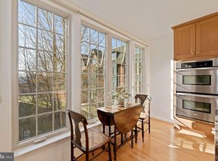 9666 Cedar Farm Cir, Fairfax, VA 22031