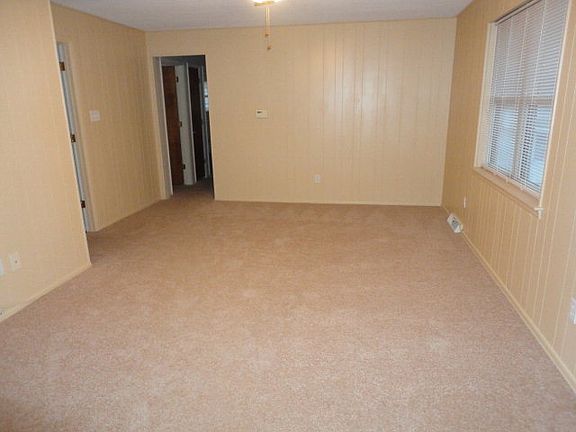 5th image of 821 Air View Dr