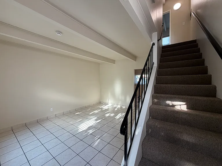Casa de Luna Townhomes — Photo 8