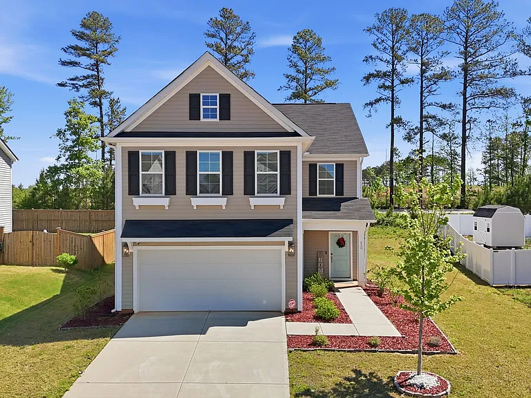 450 Hawksbill Dr — Photo 1