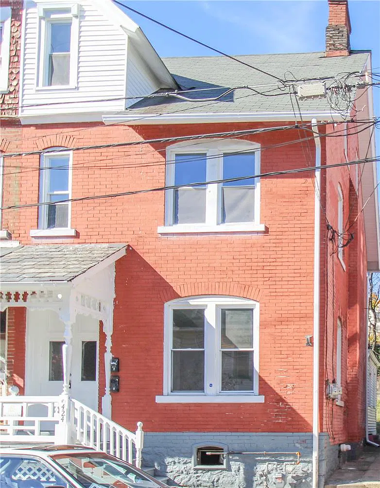 5 bed, 1972 sqft, $1,750 — Photo 1