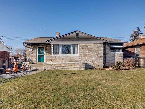 3rd image of 1052 N Layman Ave