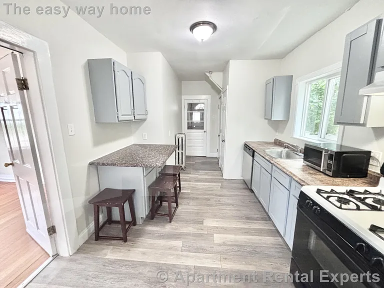 125 Winthrop St — Photo 1