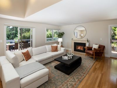 1330 Trinity Dr, Menlo Park, CA, 94025