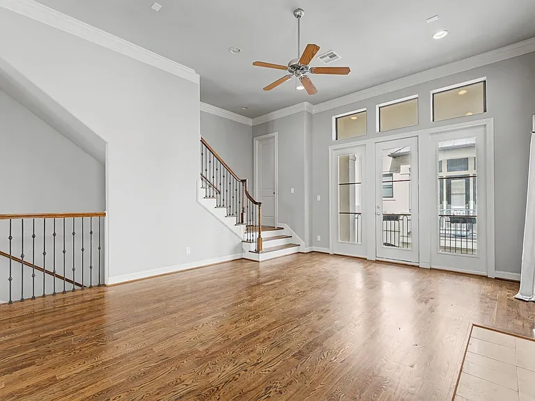 634 Nagle St — Photo 13