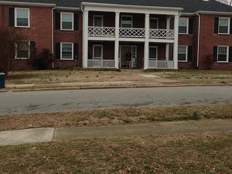 534 Logan St — Photo 18