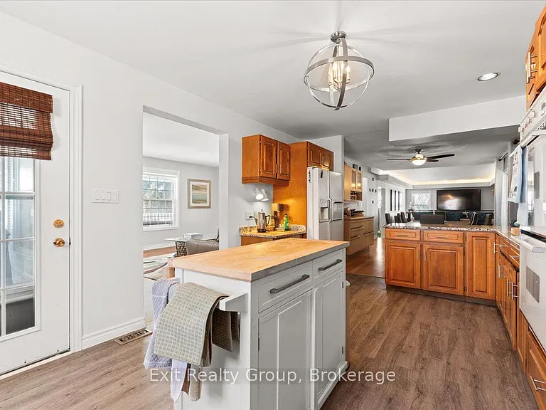 22 Willow Point Rd — Photo 9
