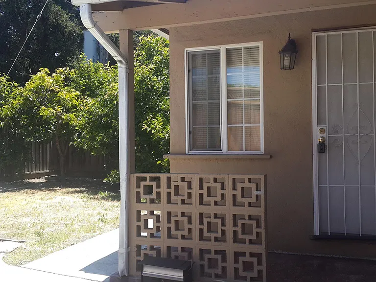 190 Dixon Rd #2 — Photo 2