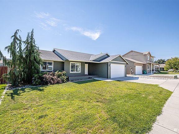 2nd image of 2548 NE Noble Loop