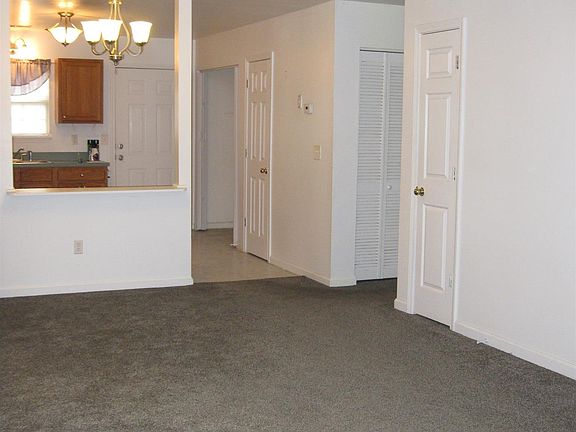 3rd image of 304 Rainwood Ct