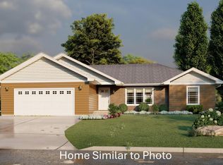 1246 Putnam Dr, Pulaski, WI 54162