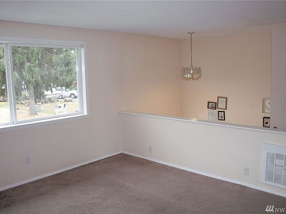 3rd image of 6121 59th St NE