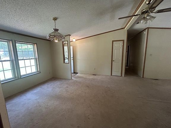5th image of 830 Weaver Rd