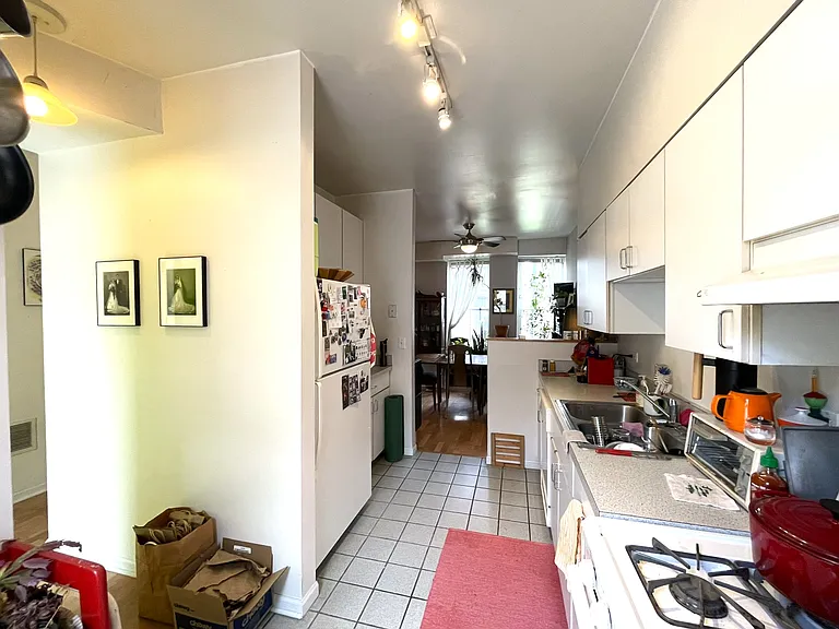 1451 W Huron St #CH — Photo 13