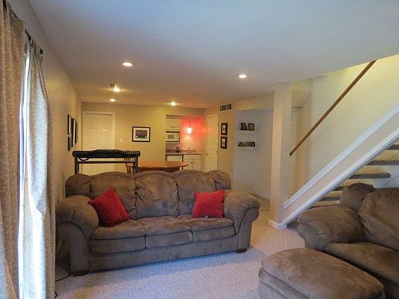5th image of 1010 El Dorado Dr
