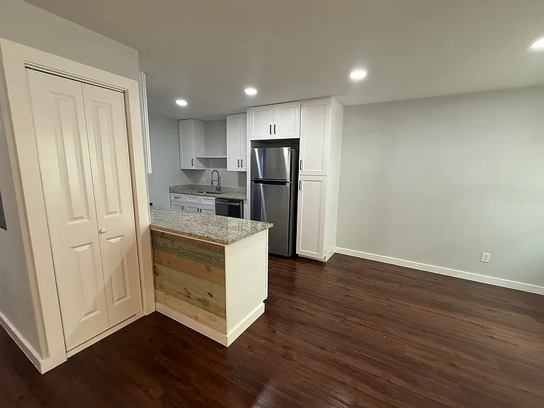 5800 Locke Ave #3 — Photo 3