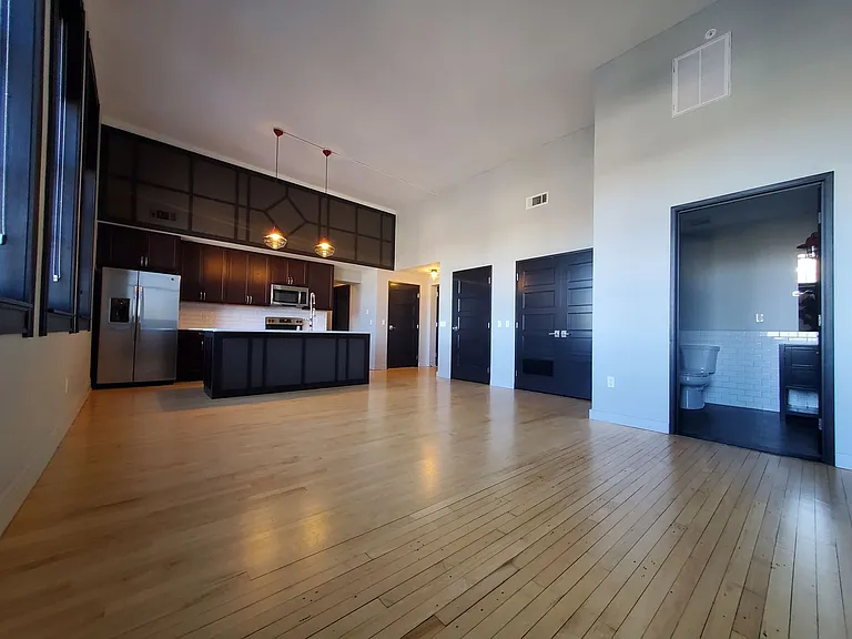 215 N Webster Ave — Photo 24