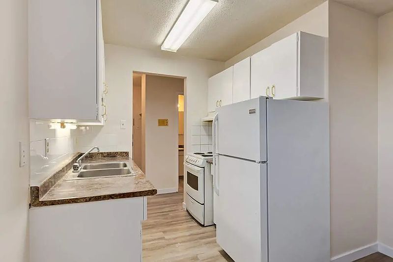 Edmonton Apartment for rent - 2 Bedrooms — photo 6