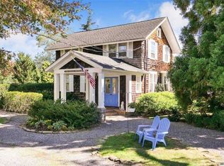 160 S Country Rd, Bellport, NY 11713