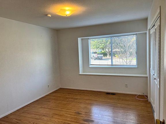 4th image of 2509 Rollingwood Dr